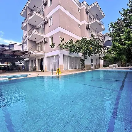 Fora Apartmanhotel 4*